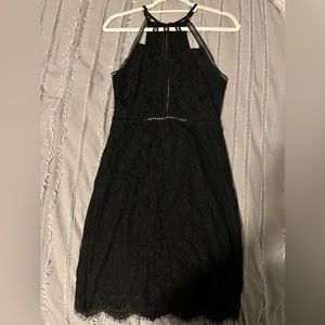 BLACK LACE FORMAL DRESS